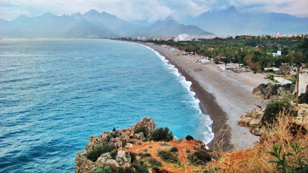 Antalya beach. Джейхан Турция пляж. Movida Beach Анталия. Тигердак Турция пляж. Кириш пляж Турция.