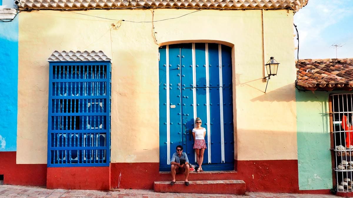 pastel cuba buildings